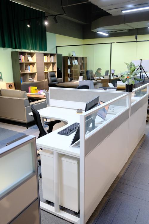 发朋友圈办公用品内景图办公家具店内照片办公用品室内照片办公用品